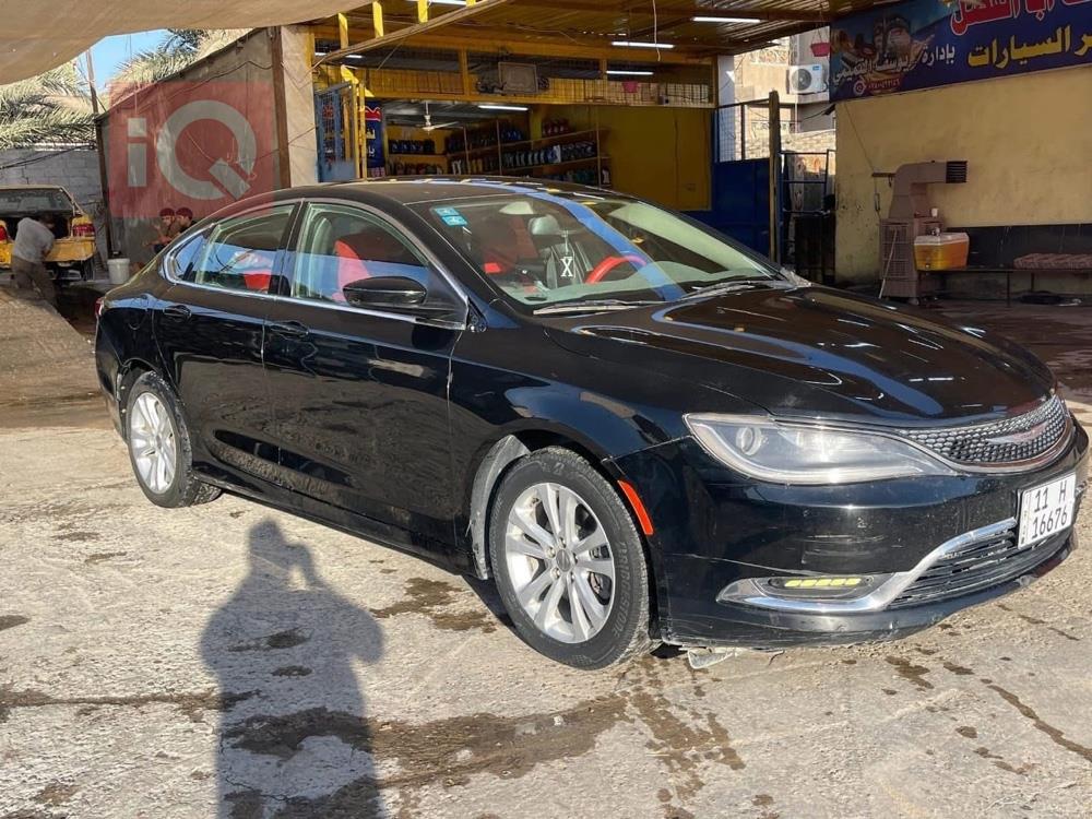 Chrysler 200